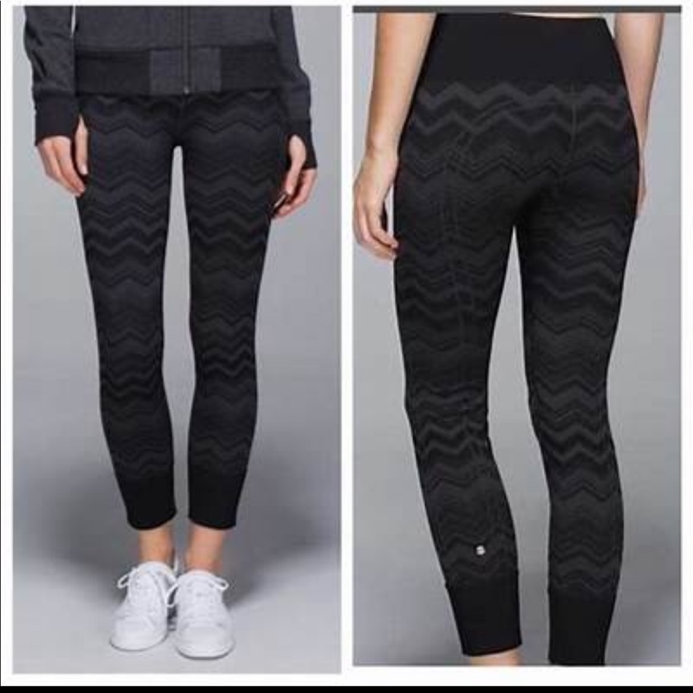 Lululemon Ebb to Street Chevron leggings